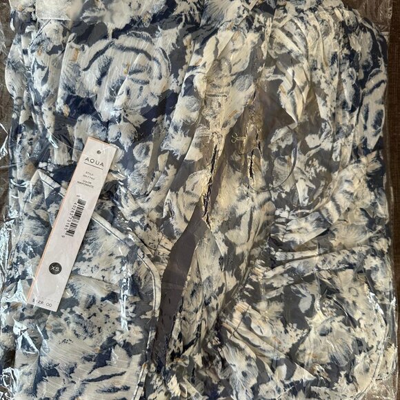 AQUA Flutter Sleeve Tiered Maxi Dress Women's Navy/White Floral Cutout Zip Up - Picture 5 of 5